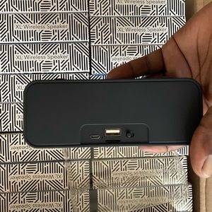 Xl bluetooth speaker